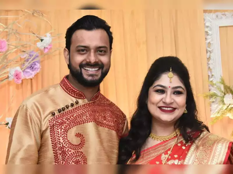 indrasish roy and his wife