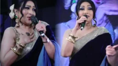 Rituparna is sarcastic singing song