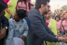 দেব, Dev, টলিউড সুপারস্টার, Tollywood Superstar, মানবিক দেব, Humane Dev, বিশেষ ক্ষমতা সম্পন্ন শিশু, Specially Abled Child, ভাইরাল ভিডিও, Viral Video, দেবের মানবিক রূপ, Dev Human Side, পাপারাজ্জো ভিডিও, Paparazzi Video, টলি অনলাইন, Tolly Online, প্রজাপতি ২, Projapoti 2, বাংলা সিনেমা, Bengali Cinema, দেব মিঠুন জুটি, Dev Mithun Duo, অ্যাম্বুলেন্স দাদা, Ambulance Dada, শুভশ্রী গঙ্গোপাধ্যায়, Subhashree Ganguly, টলিউড খবর, Tollywood News