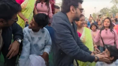 দেব, Dev, টলিউড সুপারস্টার, Tollywood Superstar, মানবিক দেব, Humane Dev, বিশেষ ক্ষমতা সম্পন্ন শিশু, Specially Abled Child, ভাইরাল ভিডিও, Viral Video, দেবের মানবিক রূপ, Dev Human Side, পাপারাজ্জো ভিডিও, Paparazzi Video, টলি অনলাইন, Tolly Online, প্রজাপতি ২, Projapoti 2, বাংলা সিনেমা, Bengali Cinema, দেব মিঠুন জুটি, Dev Mithun Duo, অ্যাম্বুলেন্স দাদা, Ambulance Dada, শুভশ্রী গঙ্গোপাধ্যায়, Subhashree Ganguly, টলিউড খবর, Tollywood News