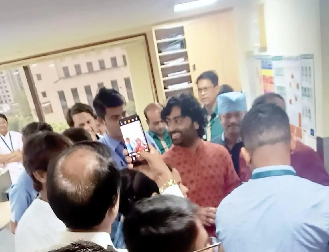 Arijit Singh Rushes To The Doctor